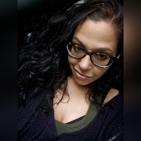 Meet your Posher, Heather - Picture 3 of 5